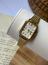 Ieke rectangle in gold