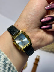 Guess black in white