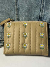 Flower wallet in beige