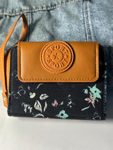 Wallet in flower 2