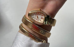 Bvlgari watch in gold