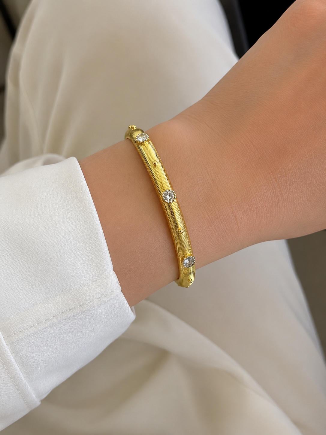 Elegant Gold Bangle Bracelet