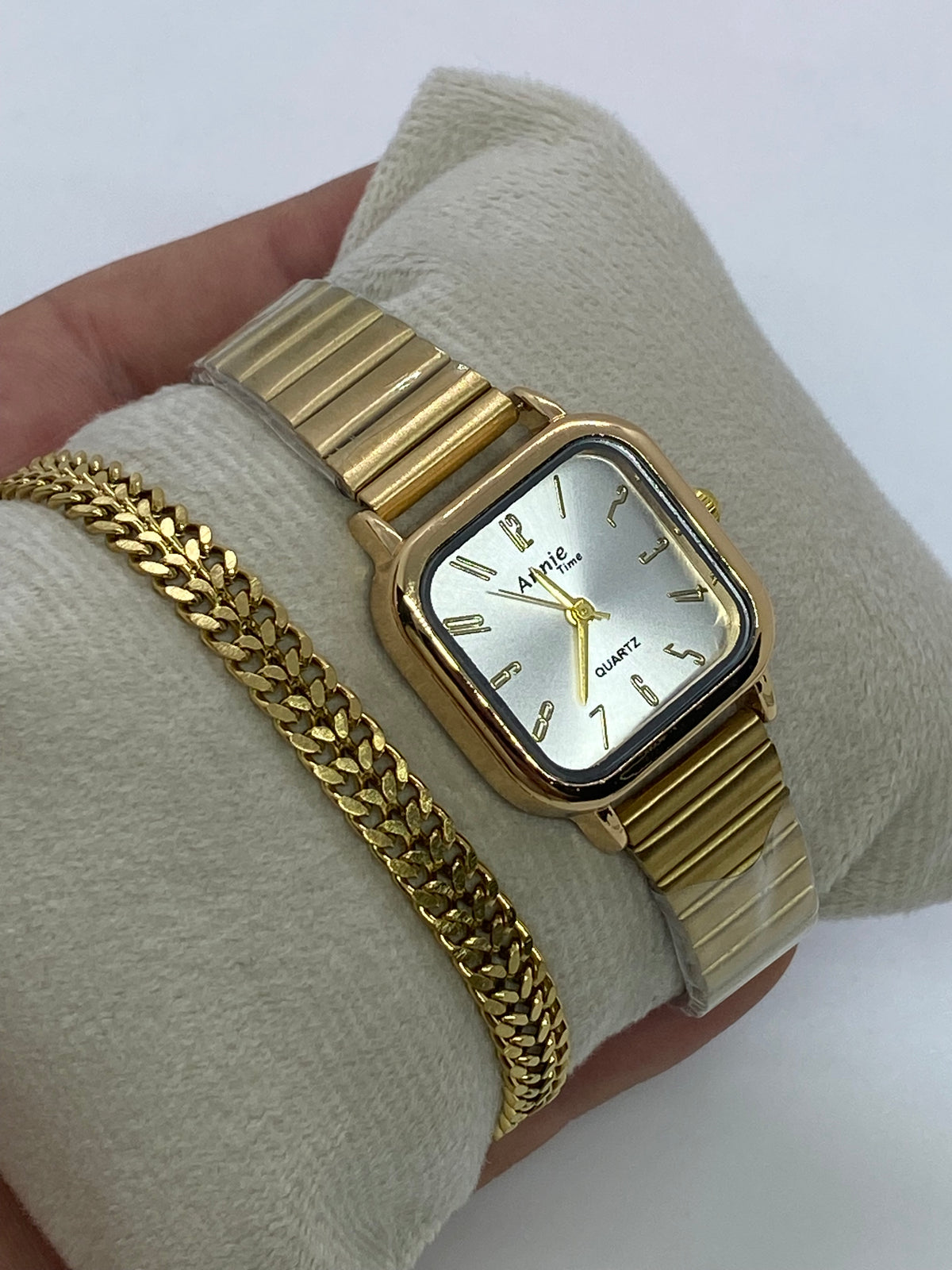 Anni time with bracelet