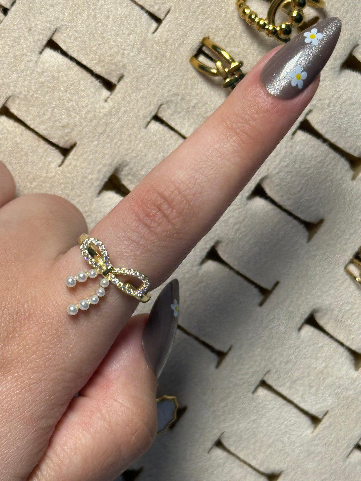 Lush loop ring