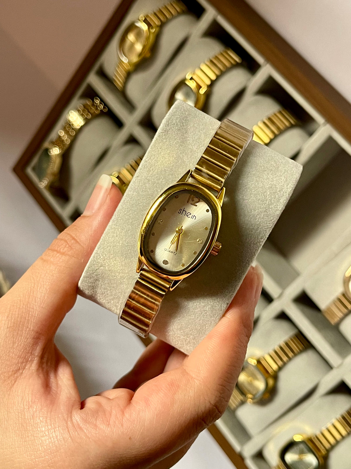 Shein oval in daimond in white