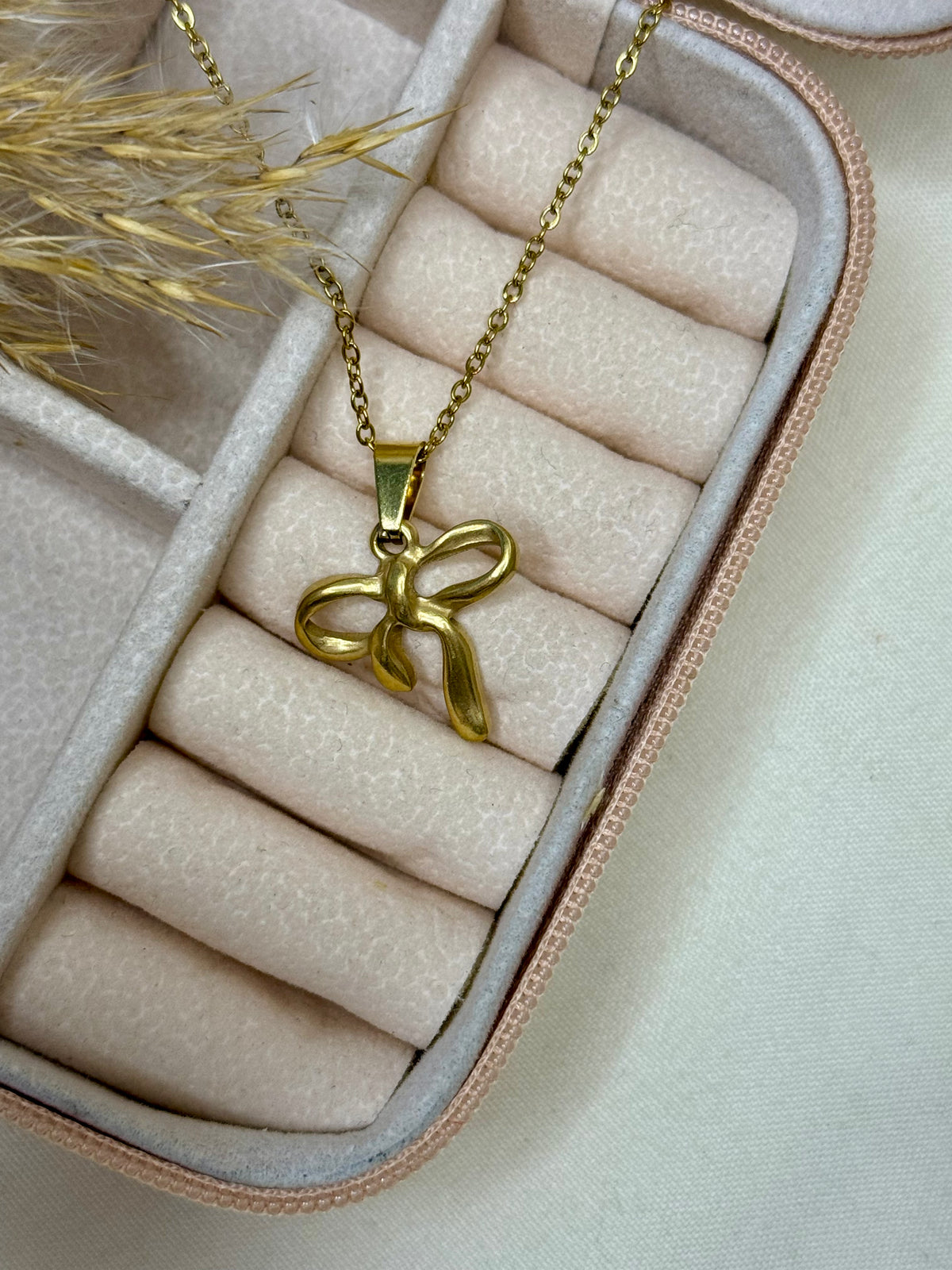 Gold Ribbon Pendant Necklace