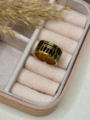 Noir Maze Ring