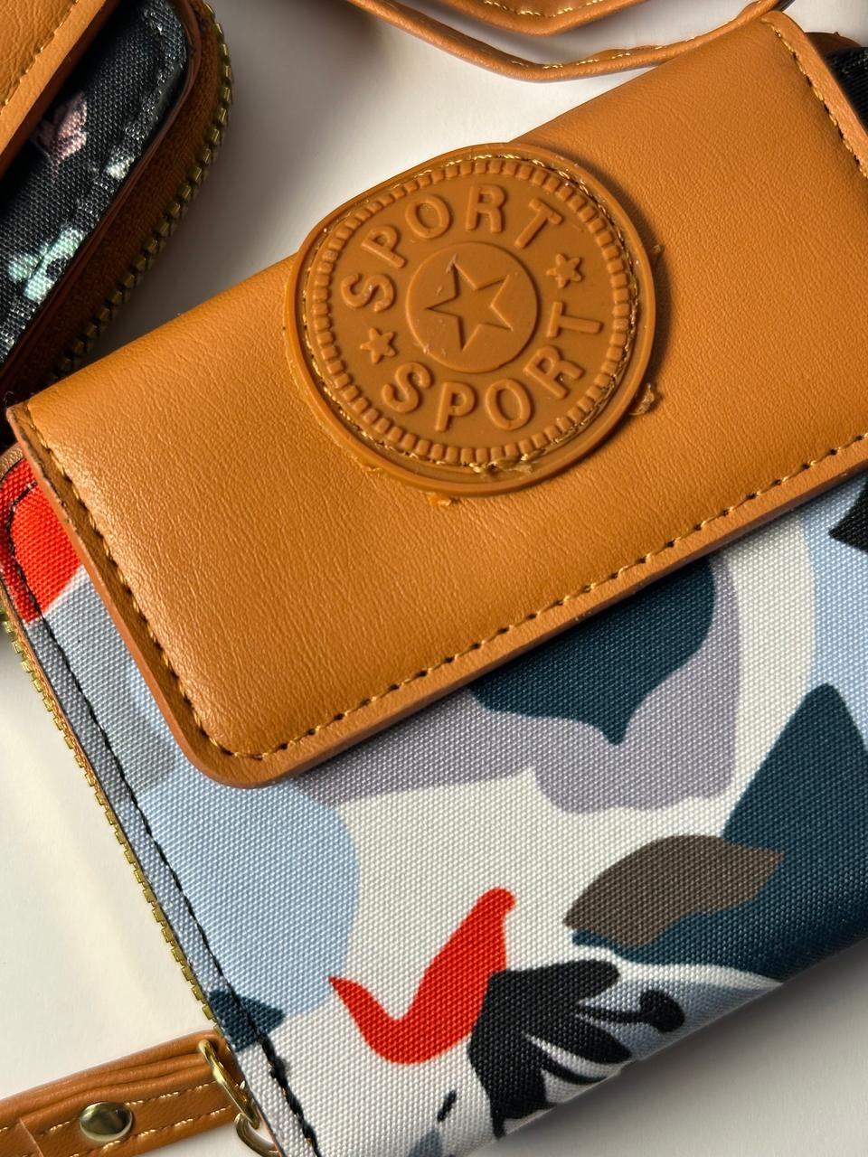 Wallet in many colors