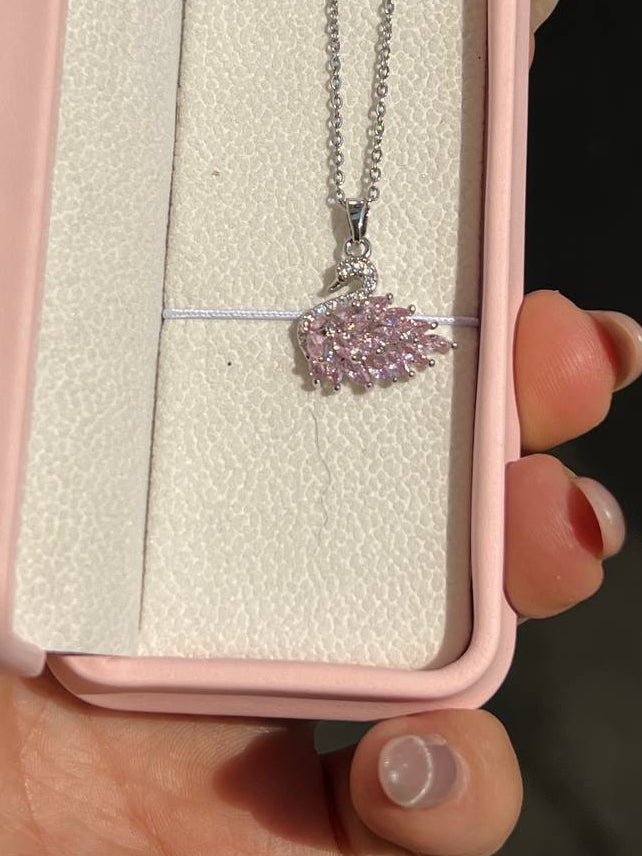 Swan necklace in silver