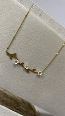 White flowers necklace