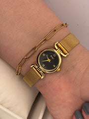 Ieke in black with sample bracelet