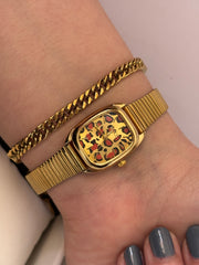 Ieke tiger  with bracelet