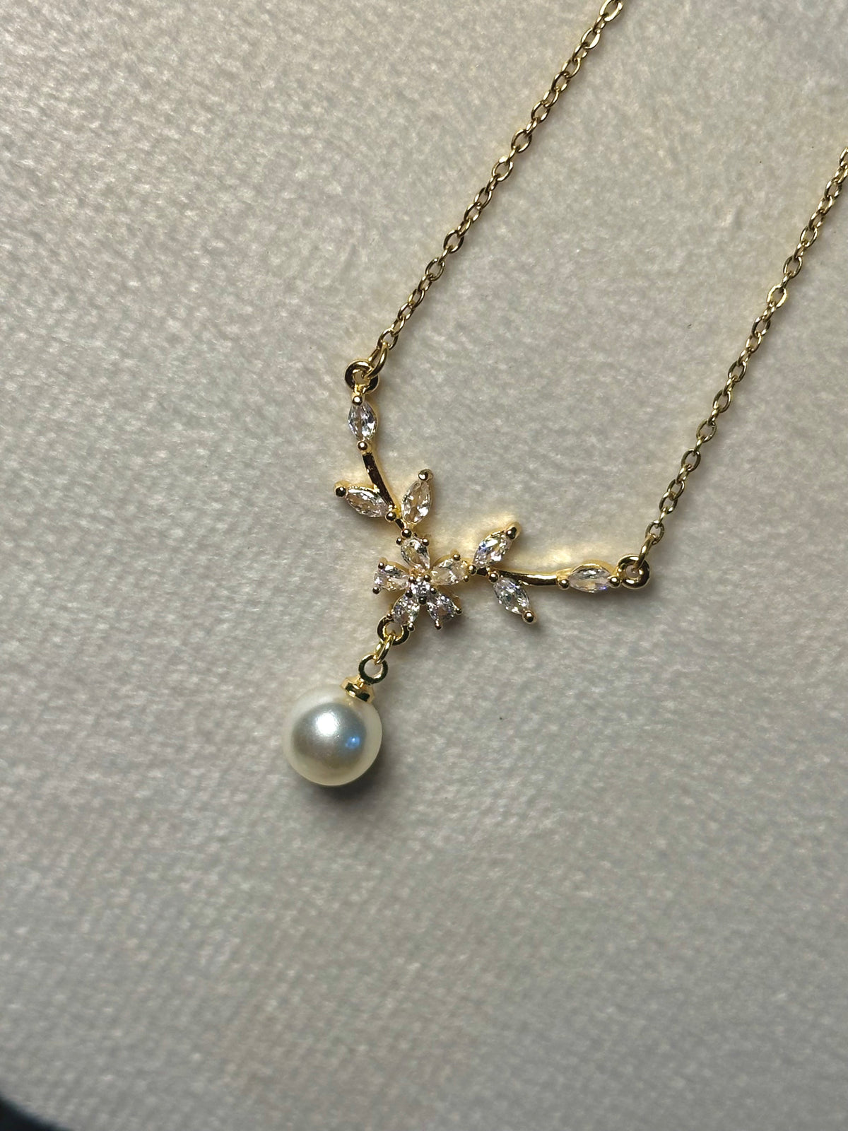 Fawn necklace