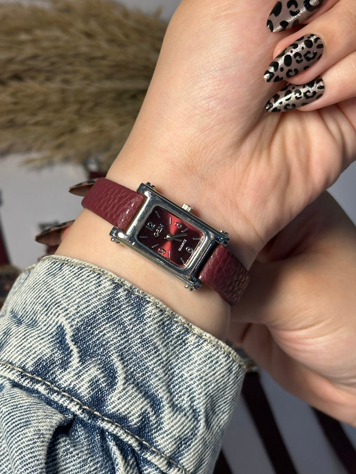 Gedi watch burgundy in silver