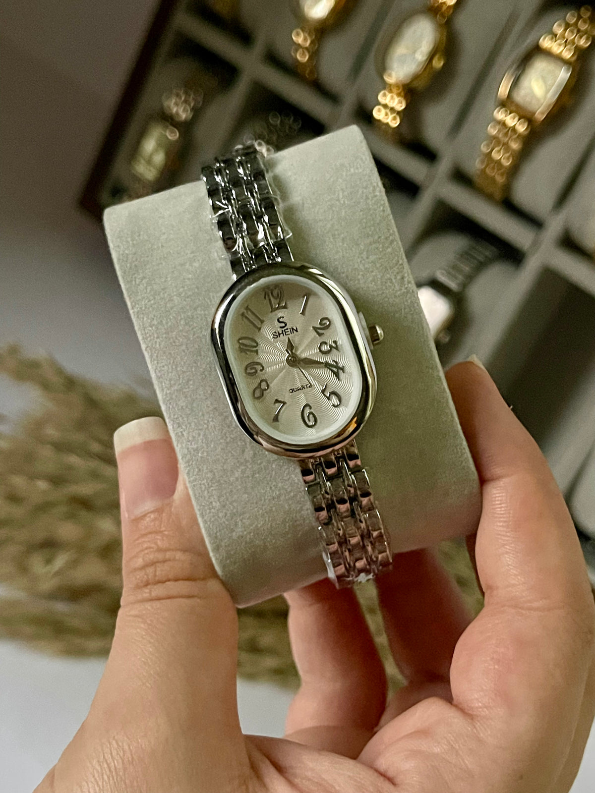 SHEIN Bella Oval Watch silver