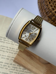 Ieke numeric in white