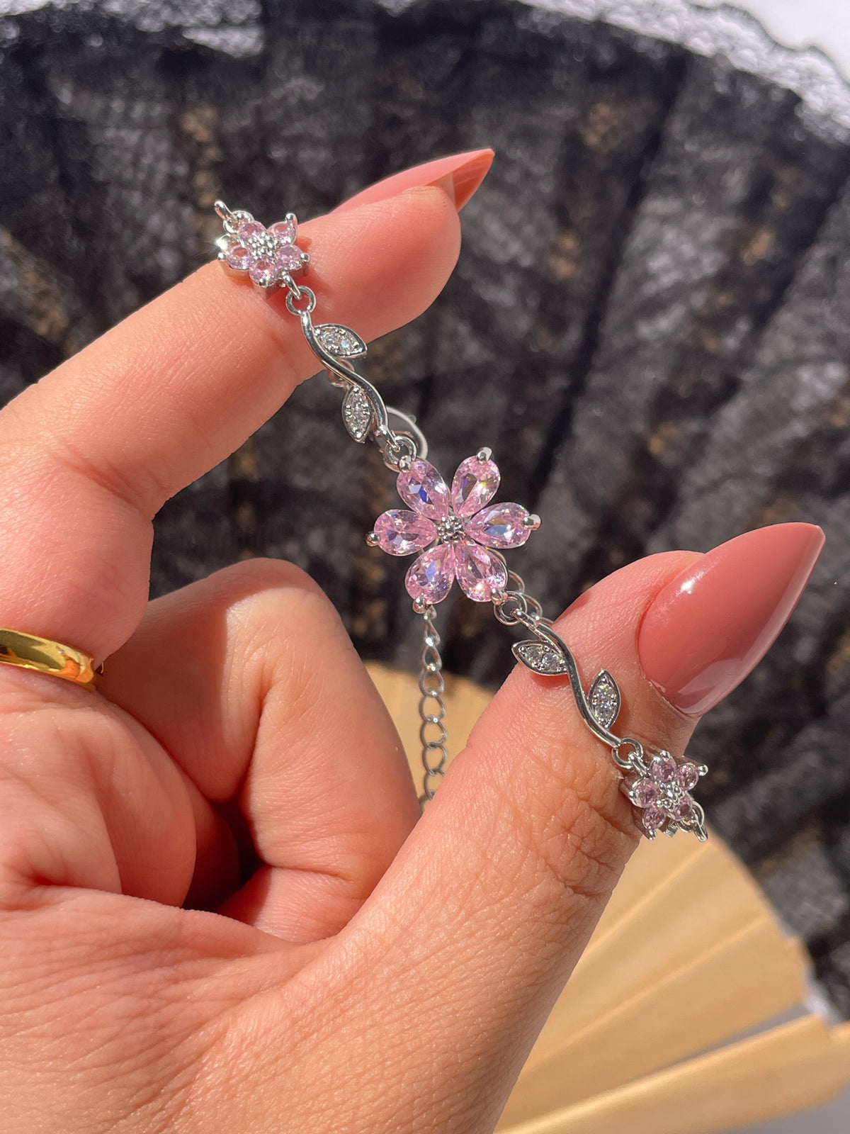 Flower zerkon bracelet