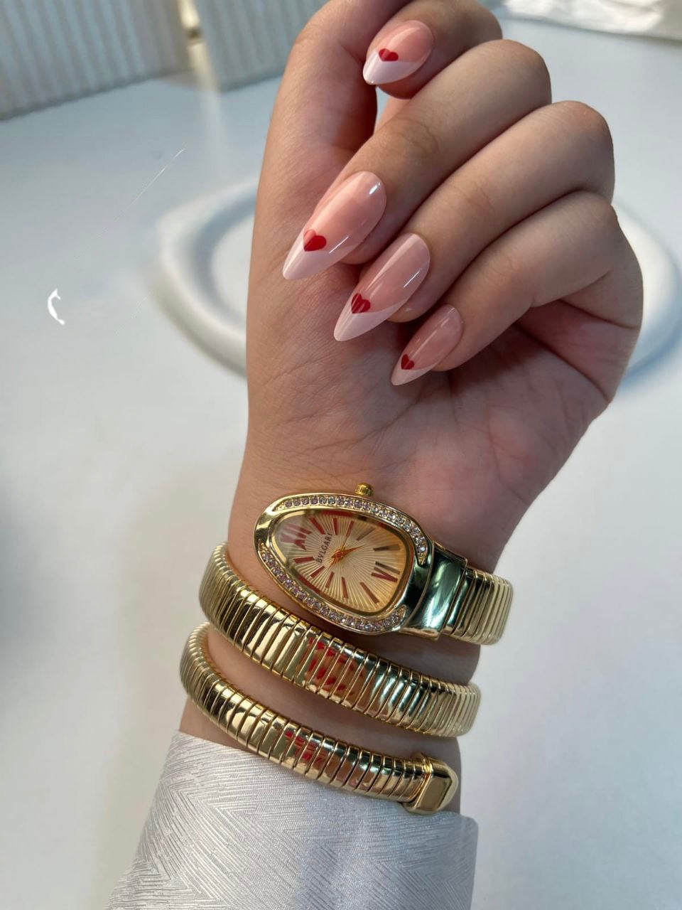 Bvlgari watch in gold