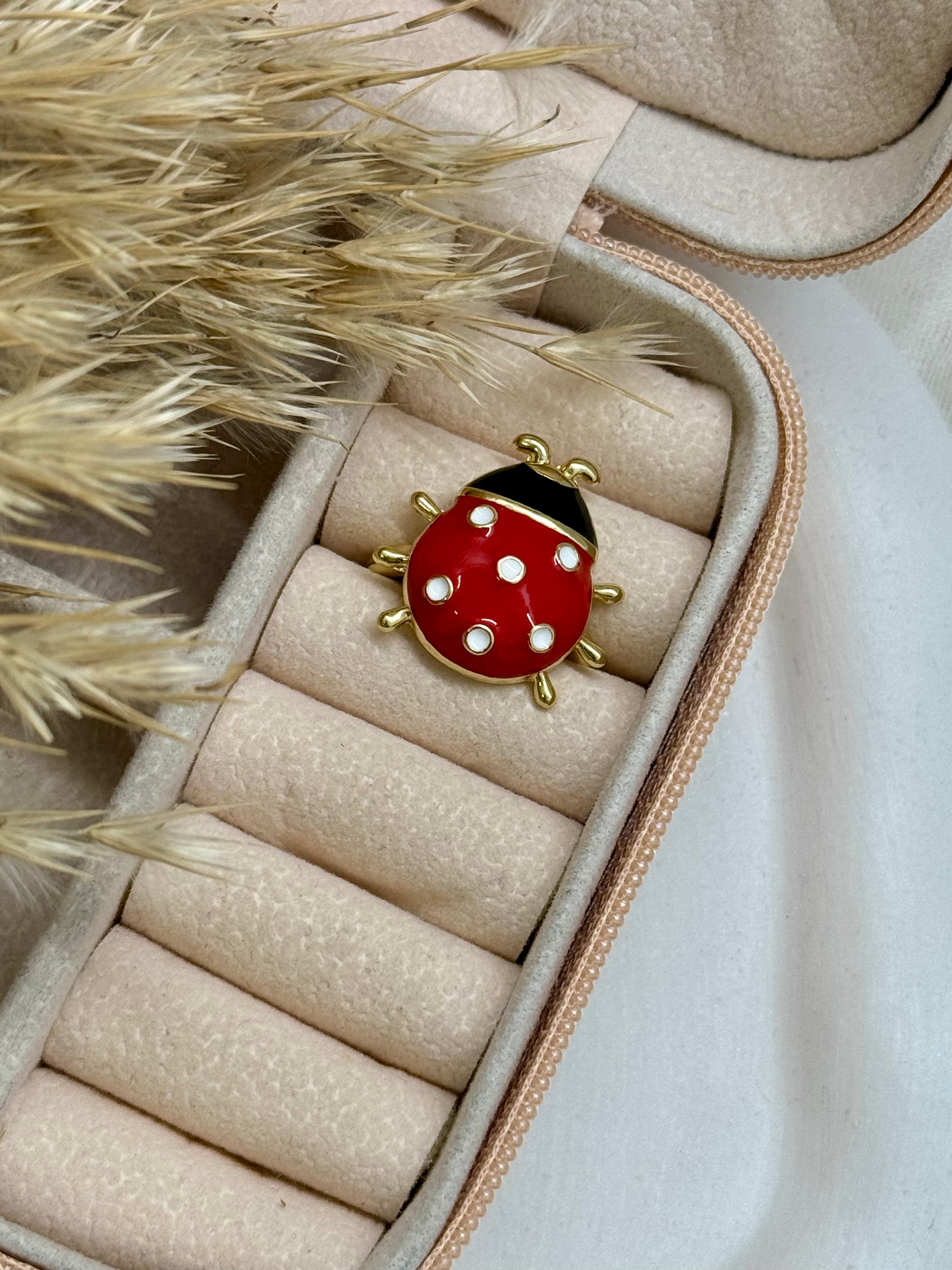 Lady charm ring