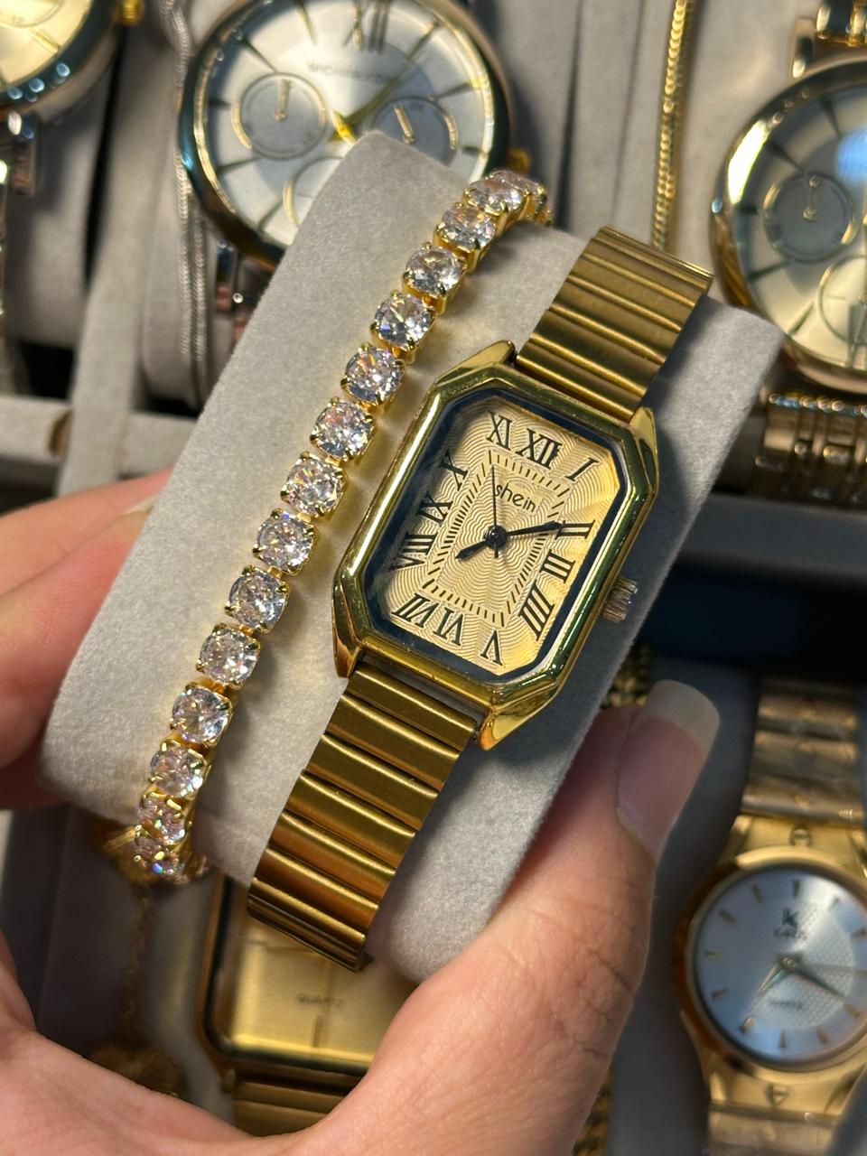 Rectangle in gold bracelet